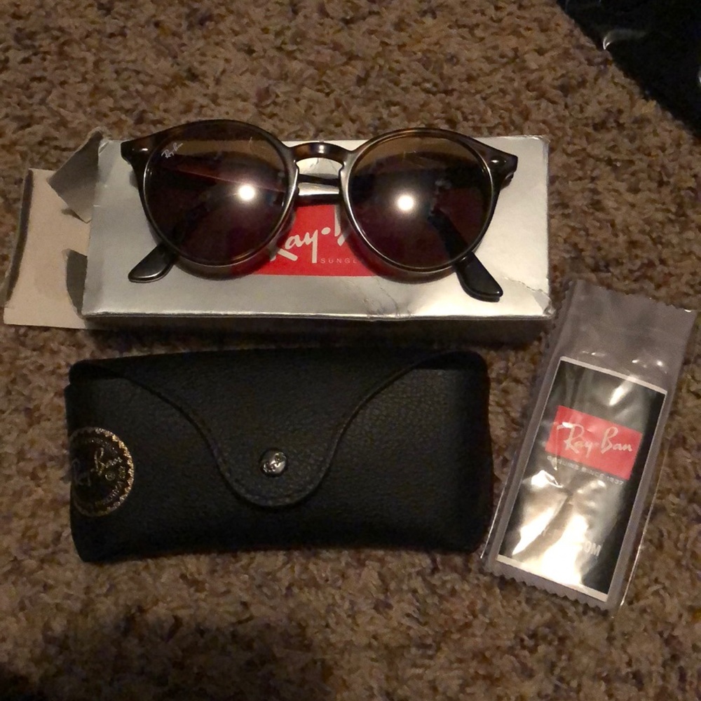 Brown original rayban new in box
